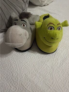 DreamWorks Shrek & Donkey Plush Slippers in Green and Black